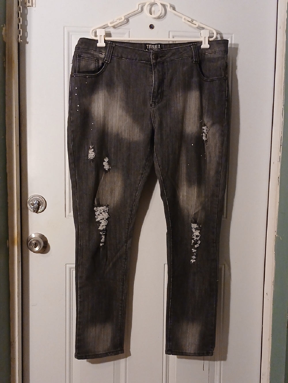 Thrill Gray Wash Distressed Skinny Jeans